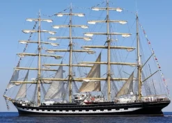 Magnolia – Big Sailing Ship 1500 Piece Puzzle