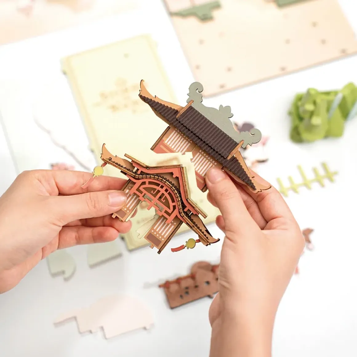 Robotime – DIY Bookends Kit – Falling Sakura